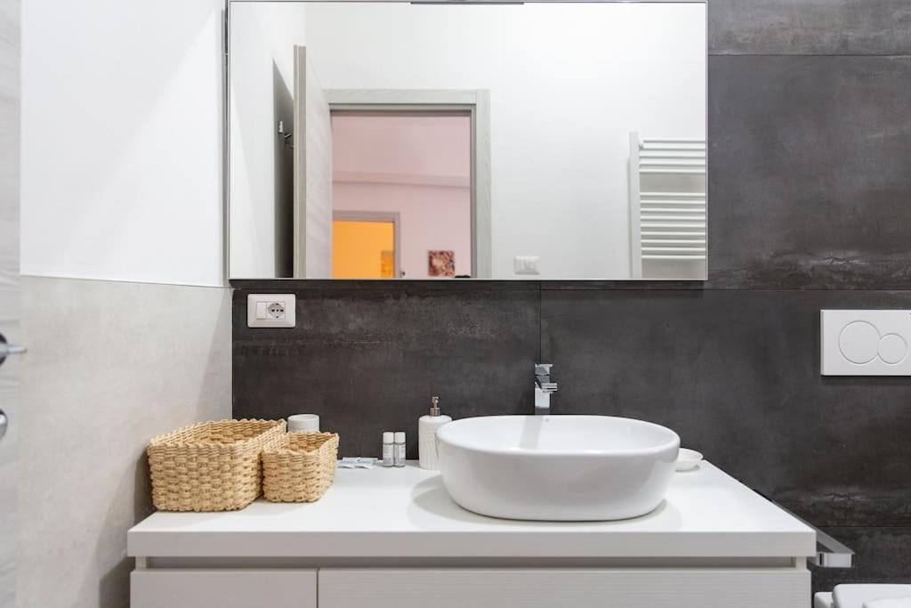 Modern Apartment Near Ponte Vecchio. フィレンツェ エクステリア 写真